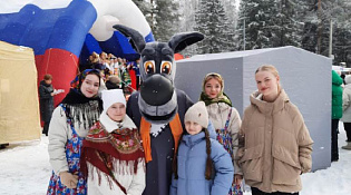 МАСЛЕНИЦА ИДЕТ, БЛИНЫ И ЗАБАВЫ НЕСЕТ!